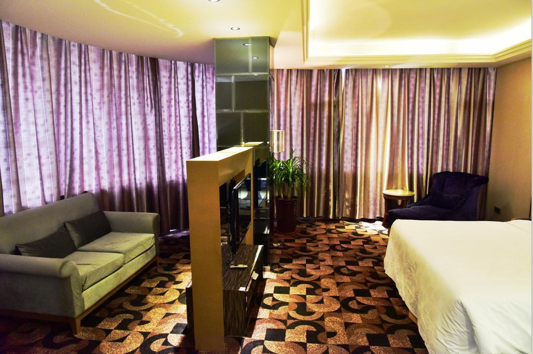 Fuke Jirui Hotel Urumqi Buitenkant foto