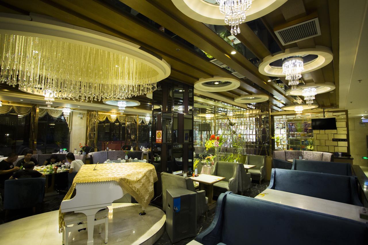Fuke Jirui Hotel Urumqi Buitenkant foto
