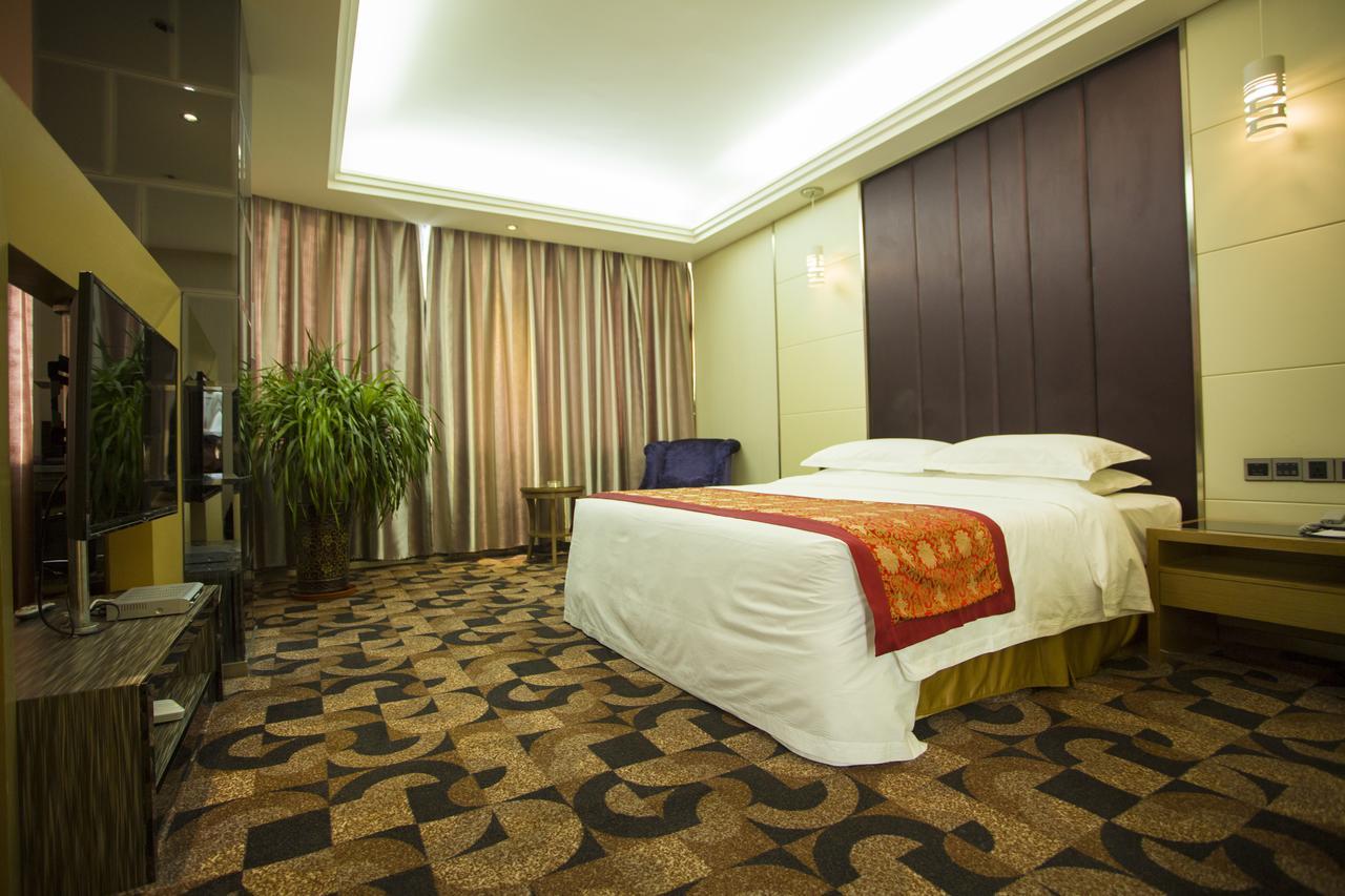 Fuke Jirui Hotel Urumqi Buitenkant foto