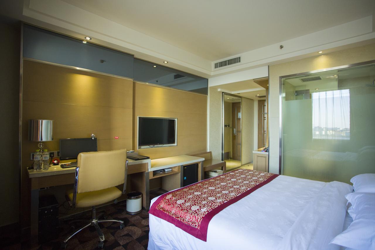 Fuke Jirui Hotel Urumqi Buitenkant foto