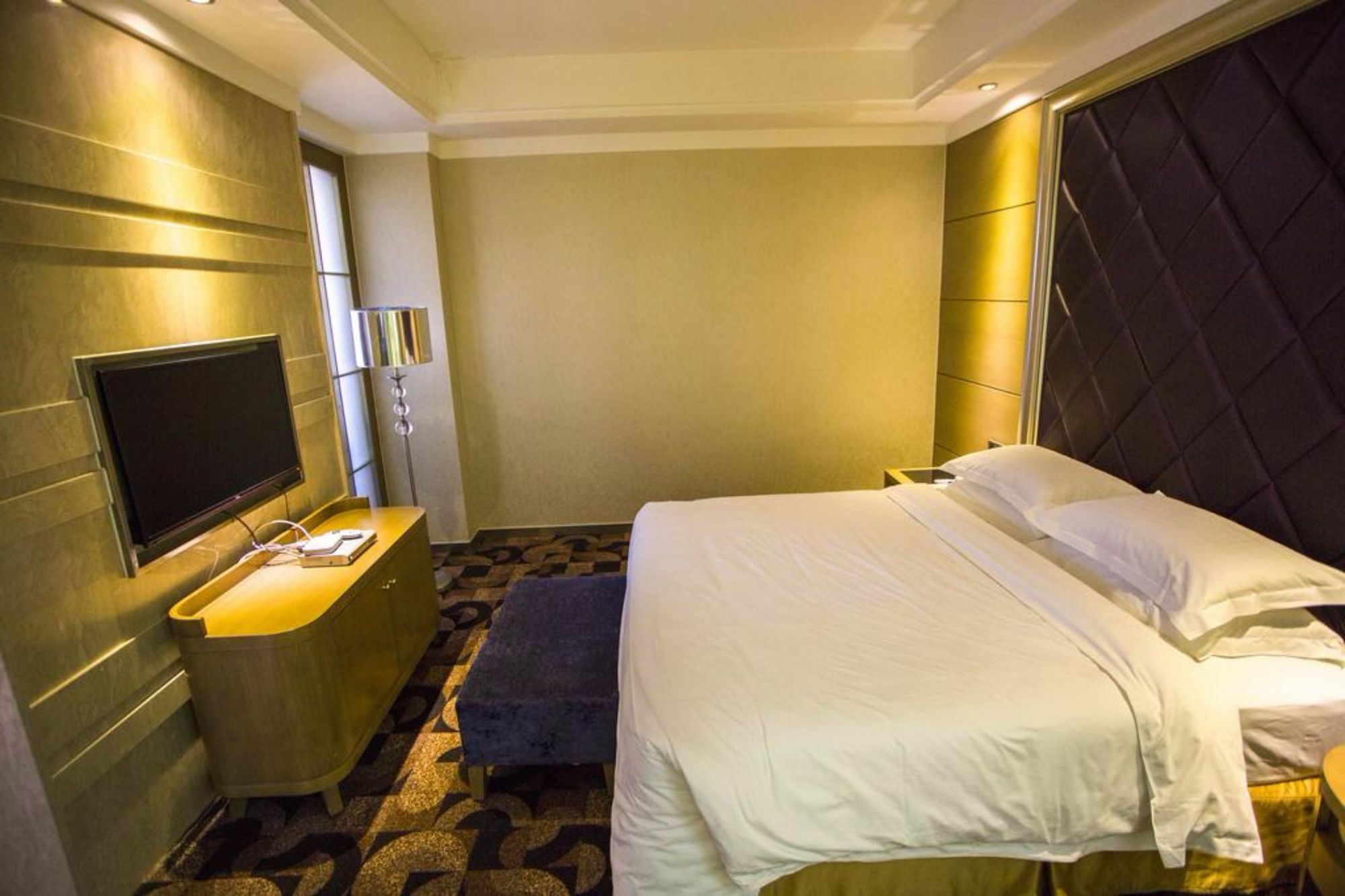 Fuke Jirui Hotel Urumqi Buitenkant foto